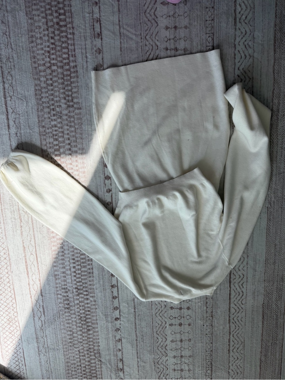 Lilyful cashmere Cream Two-Piece long sleeves Set Size XS - Picture 3 of 3